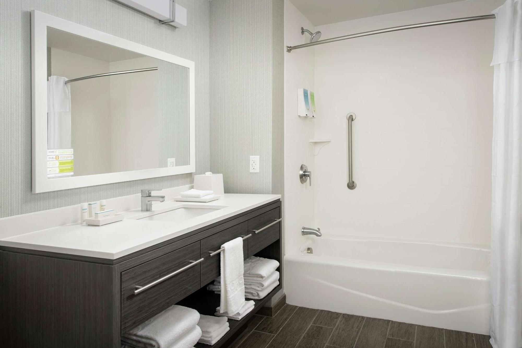 Home2 Suites By Hilton Charlottesville Downtown Екстер'єр фото