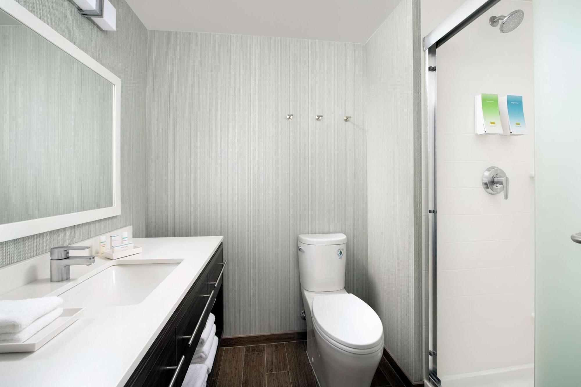 Home2 Suites By Hilton Charlottesville Downtown Екстер'єр фото